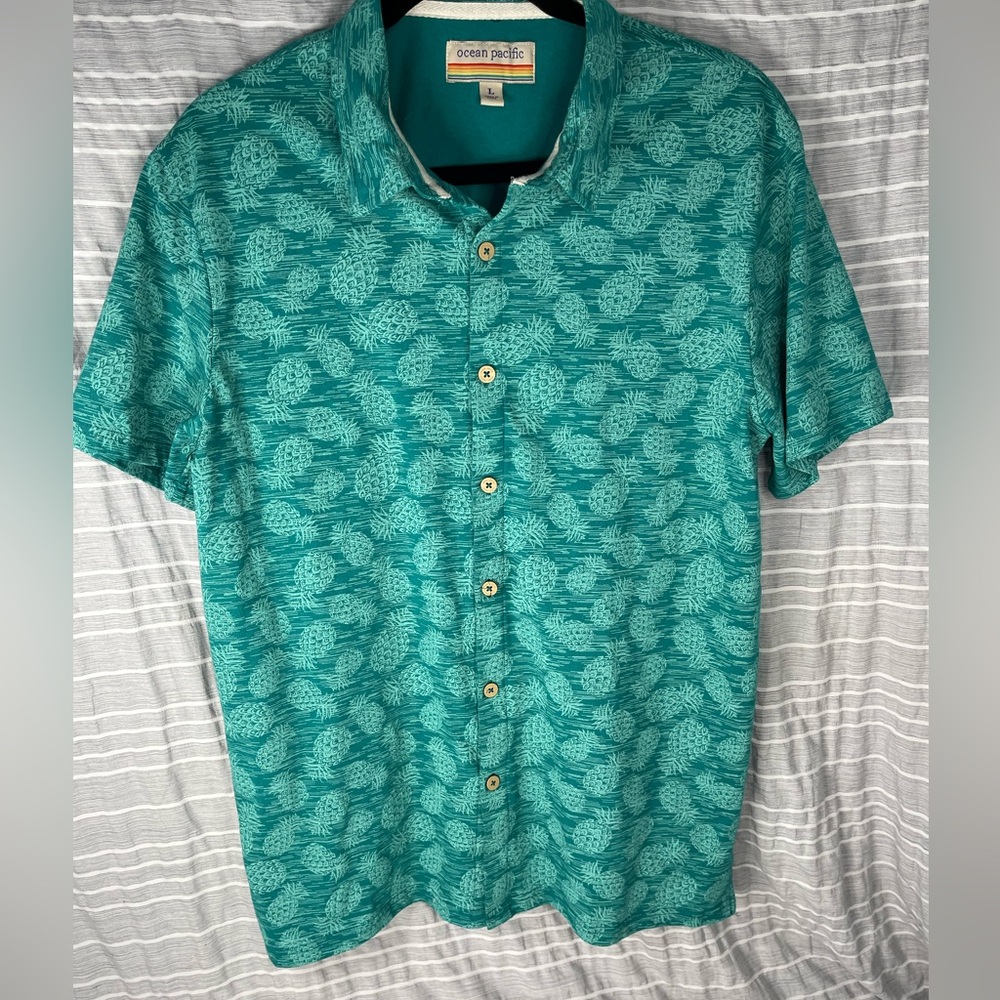 OP ocean pacific men’s short sleeve shirt sz Large PINEAPPLES